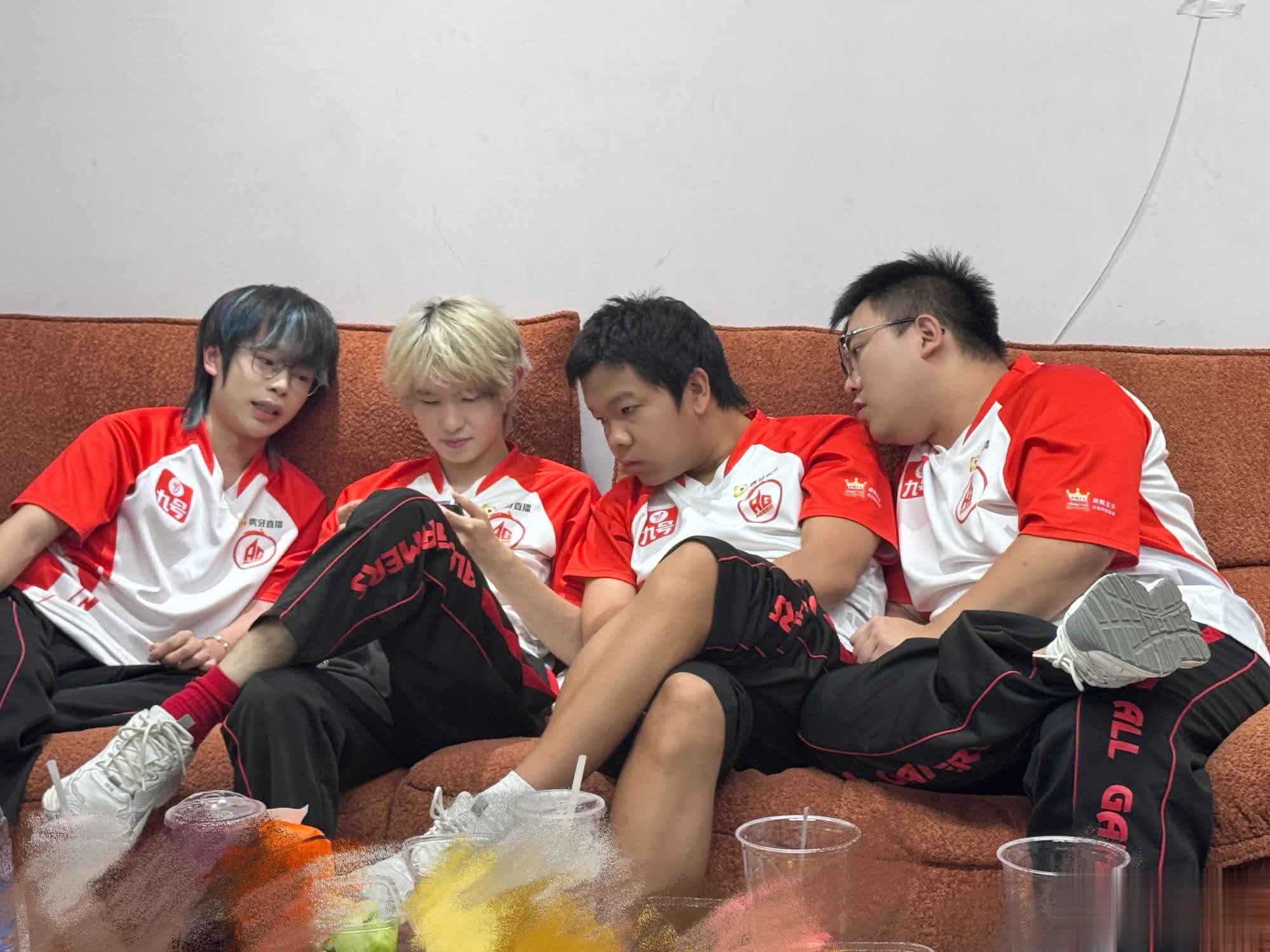 手尤其是打